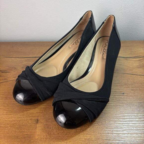 Abella Black Wedge flat Heel 9 Shoes Black Faux Patent Leather Cap Toe Low - Picture 2 of 8